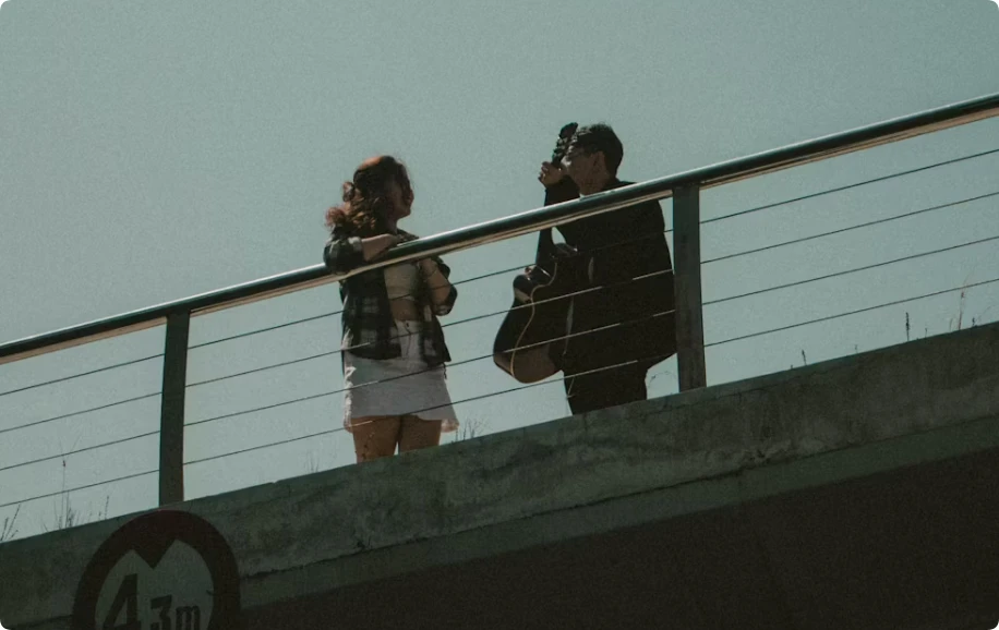 女生喜歡你的時候會有哪些反應？圖片來自：unsplash