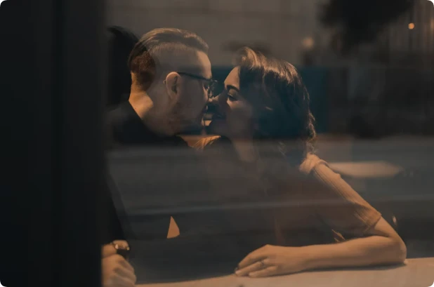 在家撒嬌，這些親密動作甜到爆！-圖片來源：unsplash