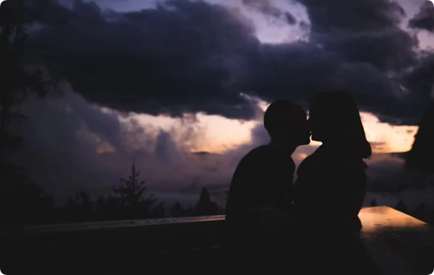 台灣情侶肢體接觸有哪些？常見問題解答-圖片來源：unsplash