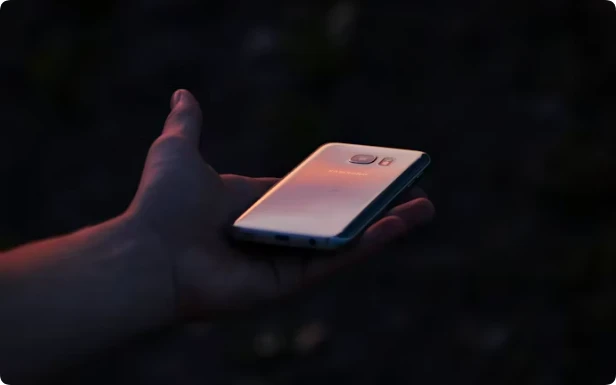 手機使用變得「神神秘秘」-圖片來源：unsplash