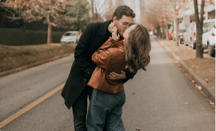 「女生主動會不被珍惜嗎?」其實,主動的人才更容易得到幸福