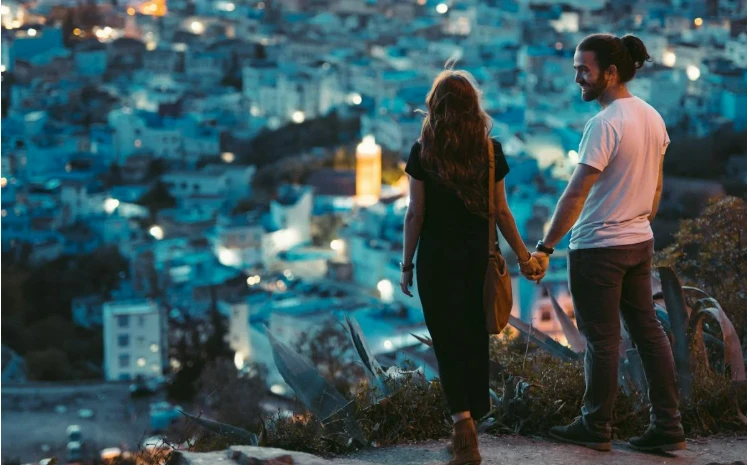 男友抱我對我有生理反應，我感覺不適怎麼辦？