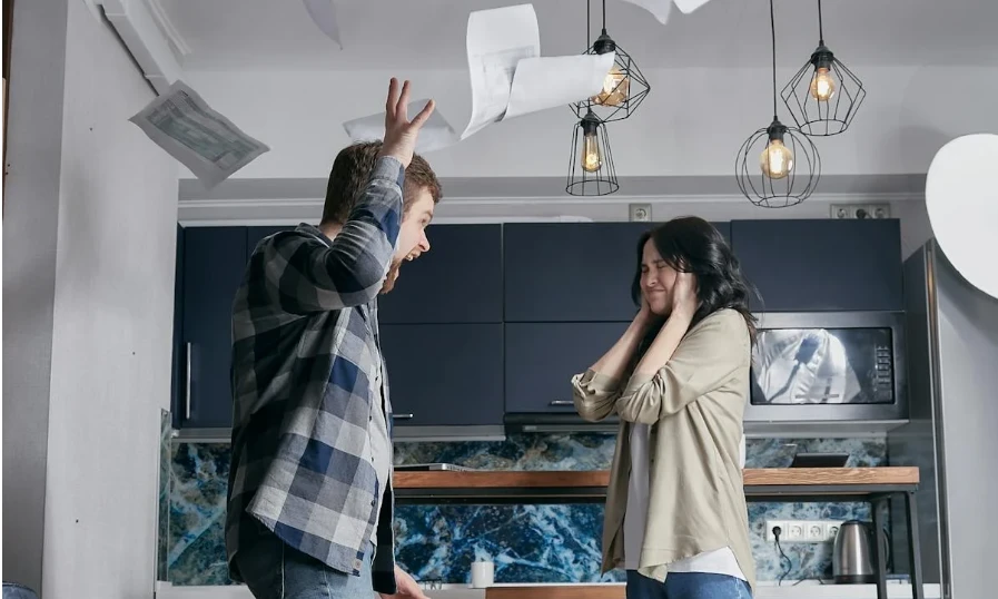 異地戀吵架的常見原因