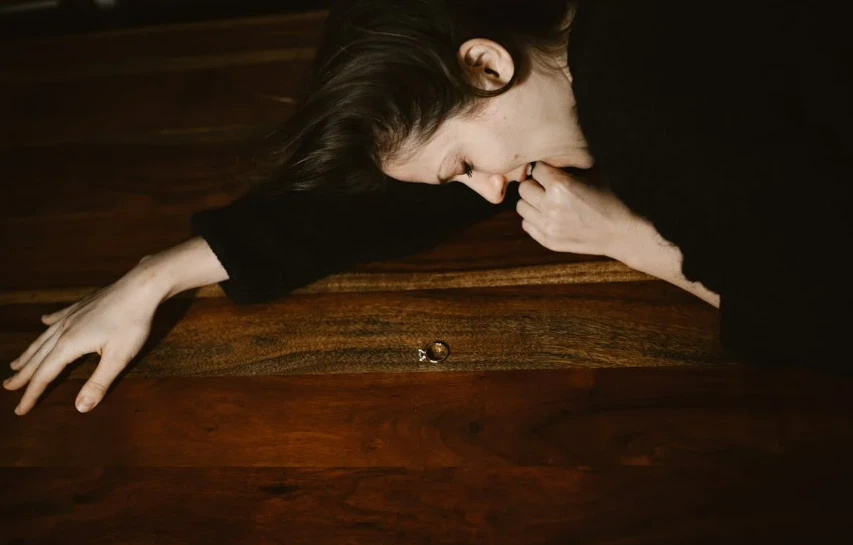 明明還愛著卻要提出分手的戀人的心裡想什麼？