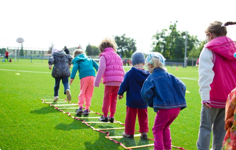 離婚小孩跟誰比較好?-第1張圖片