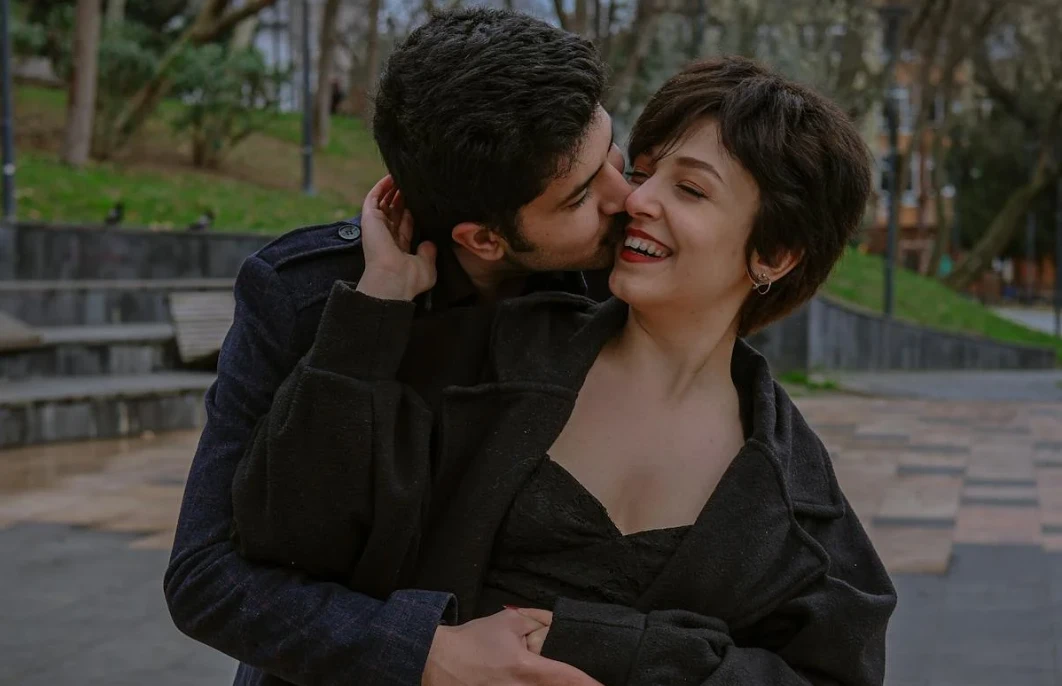 判斷牡羊女是否喜歡你？她變跟班？這些行為代表她動心了-第2張圖片