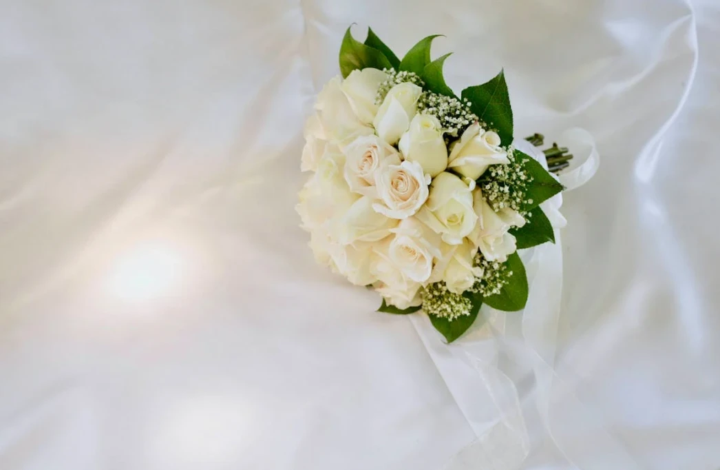 送白玫瑰是什麼意思？怕搞錯？教你收到白玫瑰如何回應！-第2張圖片